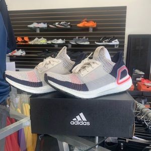 ADIDAS ULTRA BOOST - Cloud White/Chalk White/Bliss